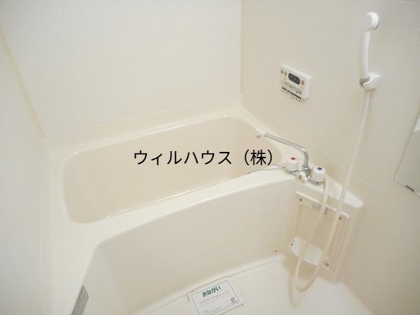 バス・シャワールーム　キレイにリフォームされています！