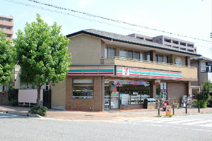 コンビニ　セブンイレブン（コンビニ）まで350m
