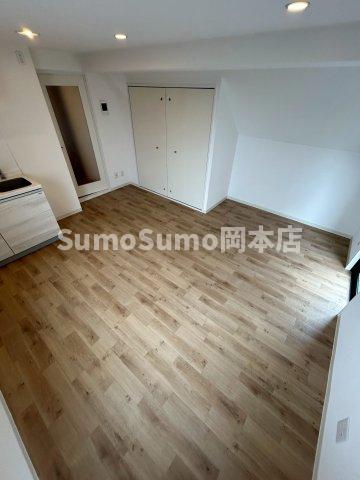 その他部屋・スペース　開放的な寝室です