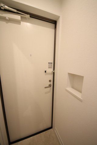 玄関　施工中