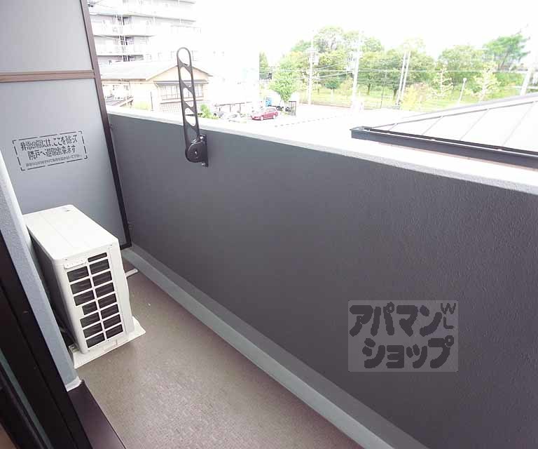 バルコニー　洗濯物も十分干せる広さです。