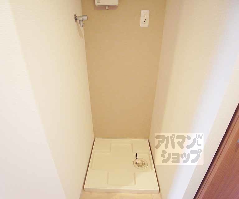 その他設備　洗濯機は室内に設置可能です。