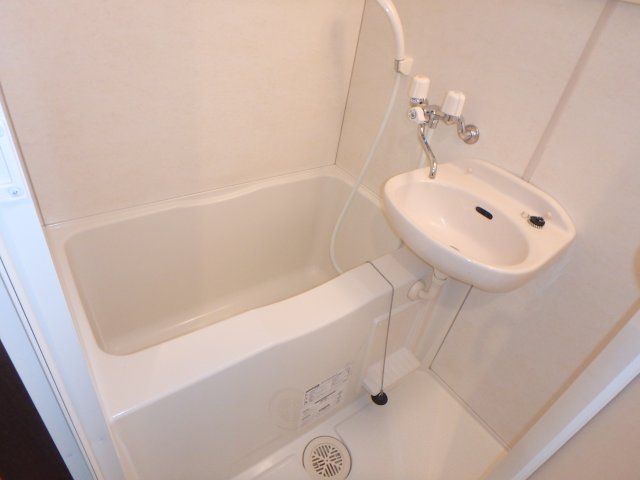 バス・シャワールーム　他のお部屋の参考写真となります。