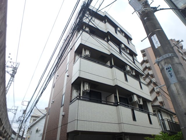 建物外観　2009年完成オートロックマンション