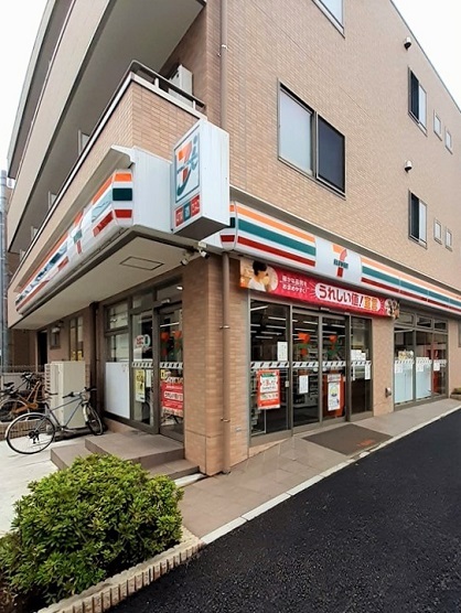 コンビニ　セブンイレブン中十条３丁目店（コンビニ）まで101m