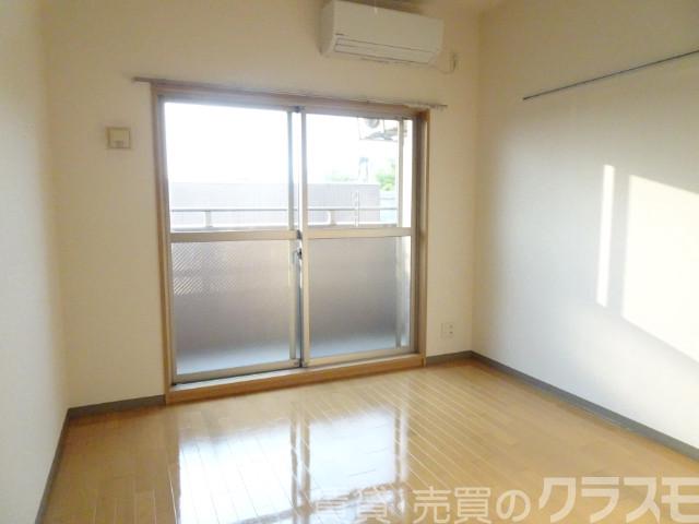 居室・リビング　明るいお部屋です♪
