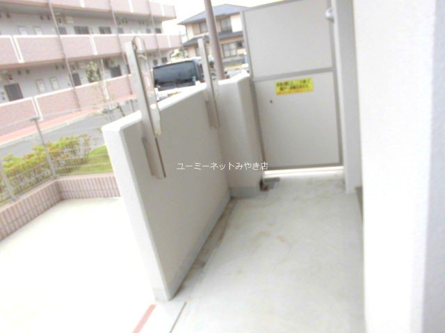 ＪＲ鹿児島本線 久留米駅 バス乗車時間：20分 最寄りバス停で下車 徒歩4分 3階建 築11年の内装写真