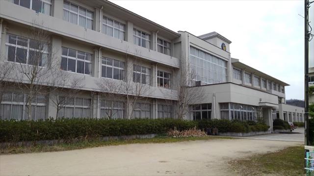 小学校　岩倉小学校（小学校）まで816m