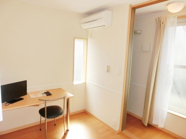 居室・リビング　サンルーム付きのお部屋です