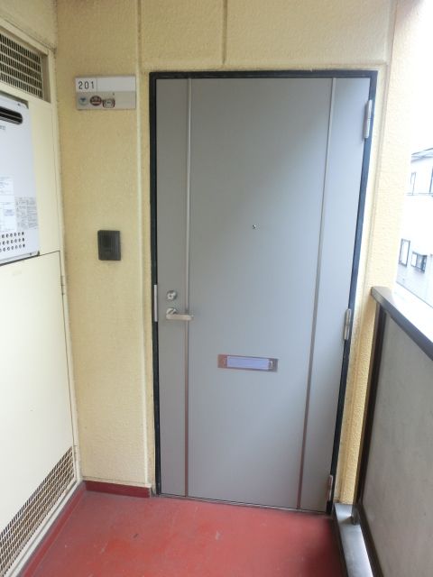 セキュリティ　訪問者をお知らせしてくれるインターホン付きです