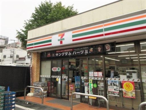 コンビニ　セブンイレブン新宿下落合駅北店（コンビニ）まで310m