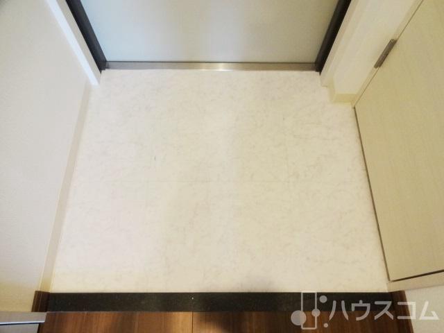玄関　玄関はシンプルです。
