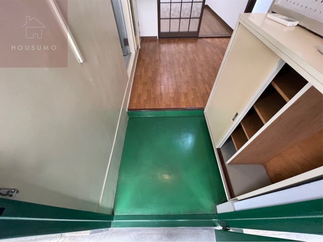 玄関　おしゃれな居間です