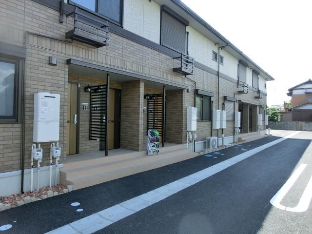 エントランス　内階段タイプのエントランス