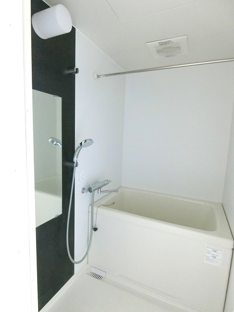 バス・シャワールーム　※別部屋参考画像