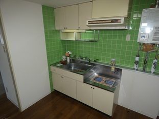 キッチン　※写真は別号室です。