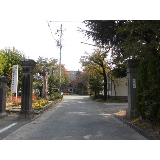小学校　長野市立塩崎小学校（小学校）まで1034m