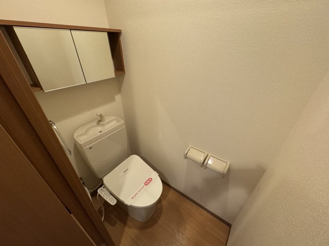 トイレ　シャワー付き暖房便座