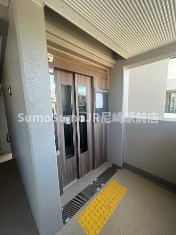 エントランス　建物の内部です