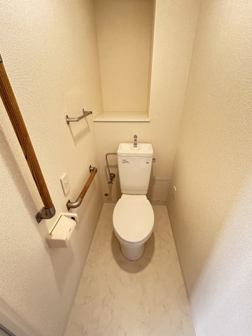 トイレ　落ち着いたトイレです