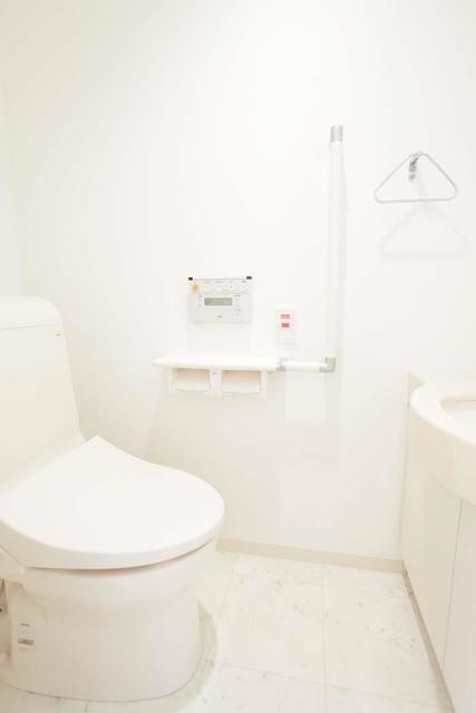 トイレ　※写真は同タイプ住戸です。