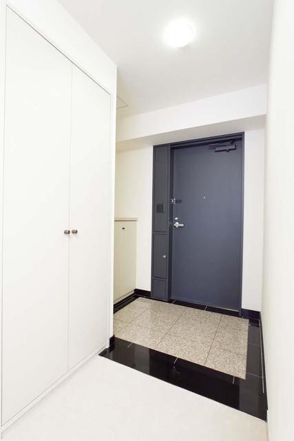 玄関　※写真は同タイプ住戸です。