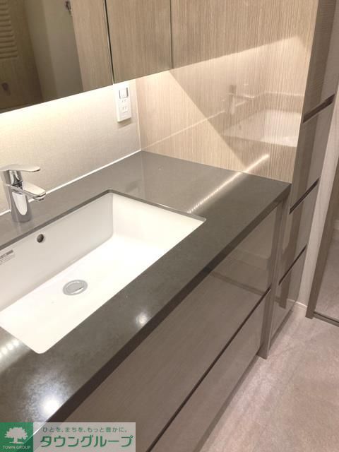 洗面設備　※写真は同タイプ住戸です。