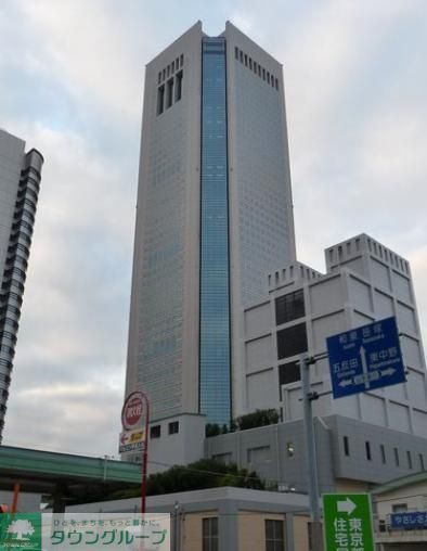 ショッピングセンター　東京オペラシティビル東京オペラシティタワー（ショッピングセンター）まで560m