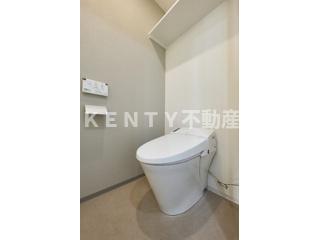 トイレ　落ち着いた色調のトイレです