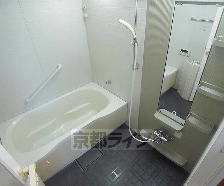 バス・シャワールーム　分譲ならでは浴室です。