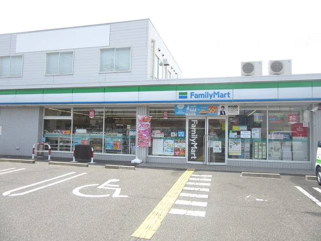 コンビニ　ファミリーマート岸和田藤井店（コンビニ）まで772m