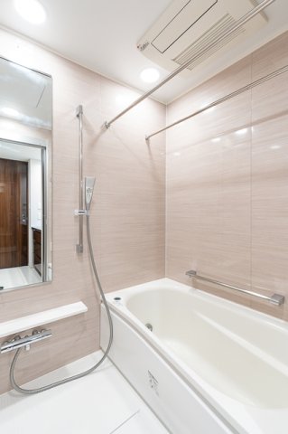 バス・シャワールーム　※写真は同タイプ住戸です。