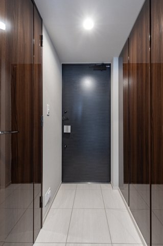 玄関　※写真は同タイプ住戸です。