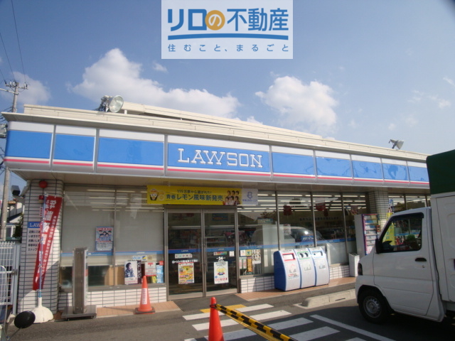 コンビニ　ローソン川西加茂二丁目店（コンビニ）まで219m