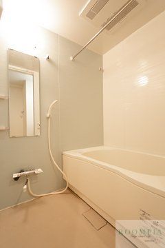 バス・シャワールーム　※同タイプの別のお部屋です。