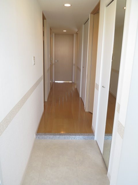 玄関　☆姿見付きシューズボックス☆