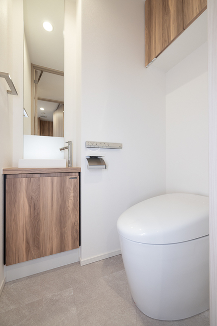 トイレ　※写真は同タイプ住戸です。