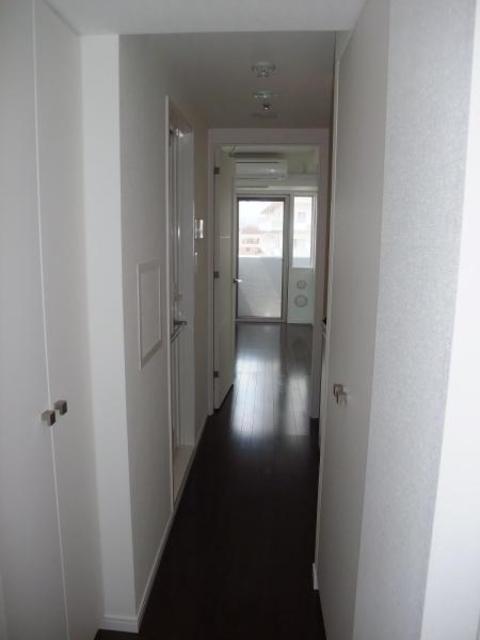 玄関　同タイプ別部屋の写真です。