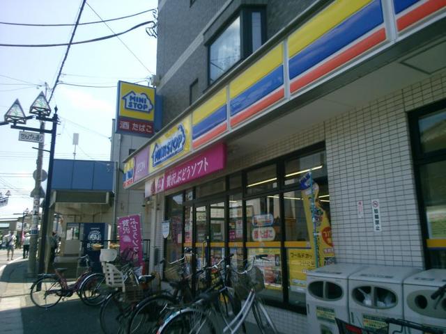 コンビニ　ミニストップ京成稲毛駅前店（コンビニ）まで553m