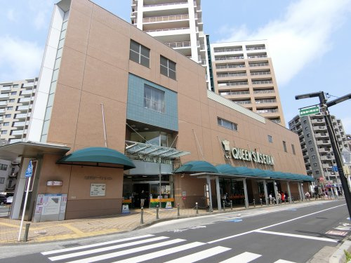 スーパー　クイーンズ伊勢丹北浦和店（スーパー）まで701m