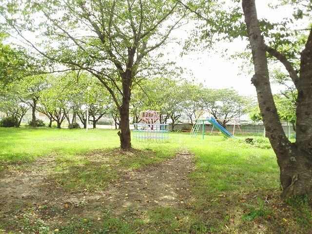 公園　横尾公園（公園）まで700m