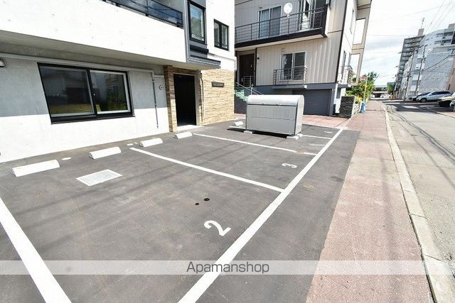駐車場　駐車場