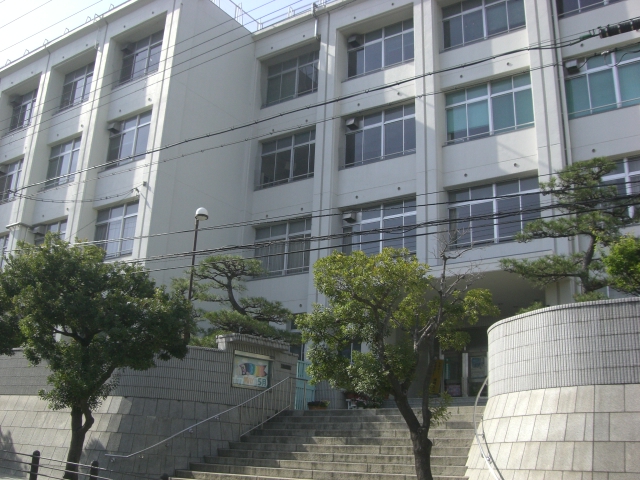 小学校　大阪市立 真田山小学校（小学校）まで1095m