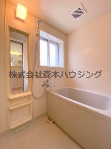バス・シャワールーム　ゆったり過ごせるお風呂です