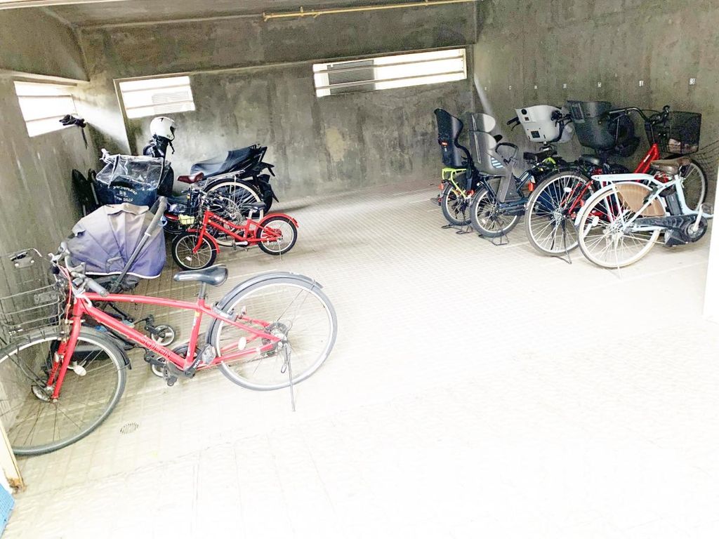 駐車場　駐輪場