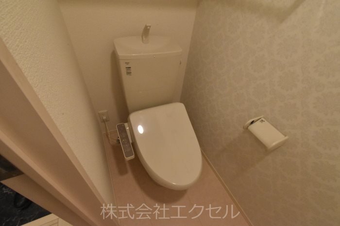 トイレ　ウォシュレット完備です。