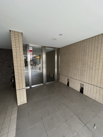 エントランス　建物の内部です
