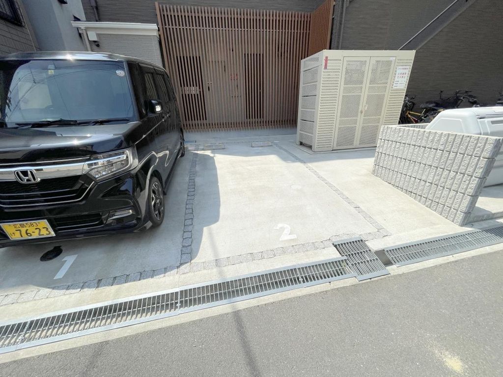 駐車場　駐車場