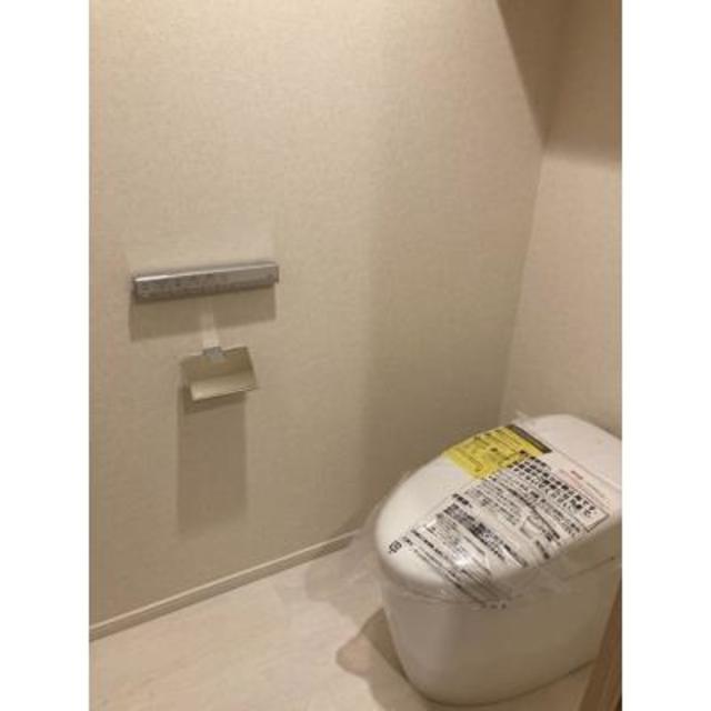 トイレ　※写真は同タイプ住戸です。