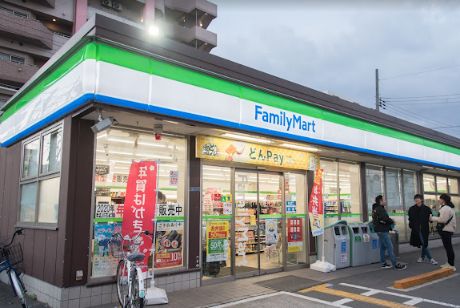 コンビニ　ファミリーマート 天下茶屋北一丁目店（コンビニ）まで453m